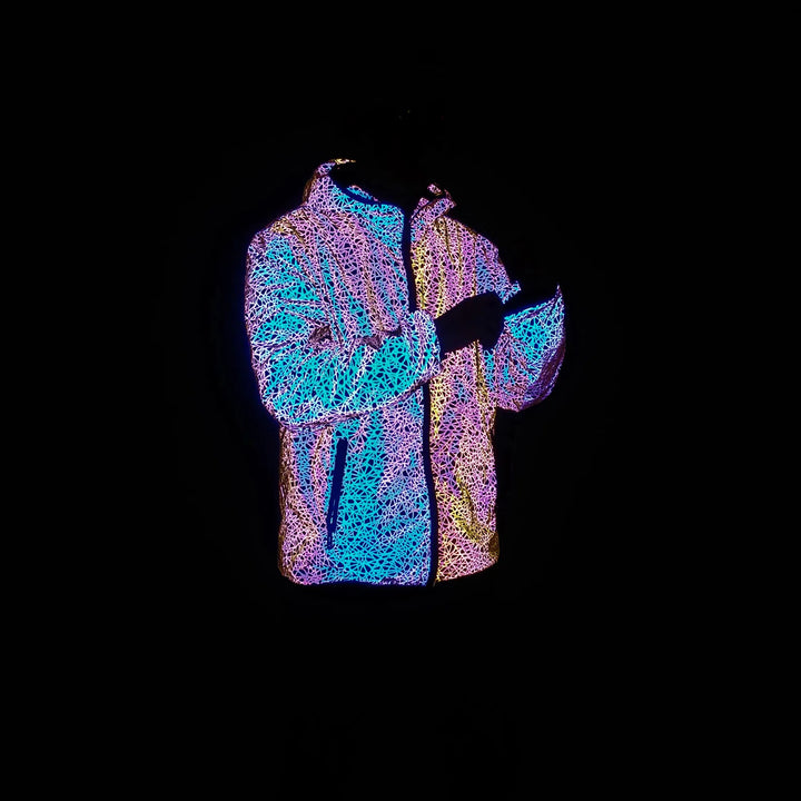 Reflektierende Damen-Harajuku-Windjacke, silberfarben, mit Kapuze und urbanem Stil für hohe Sichtbarkeit in der Dunkelheit.