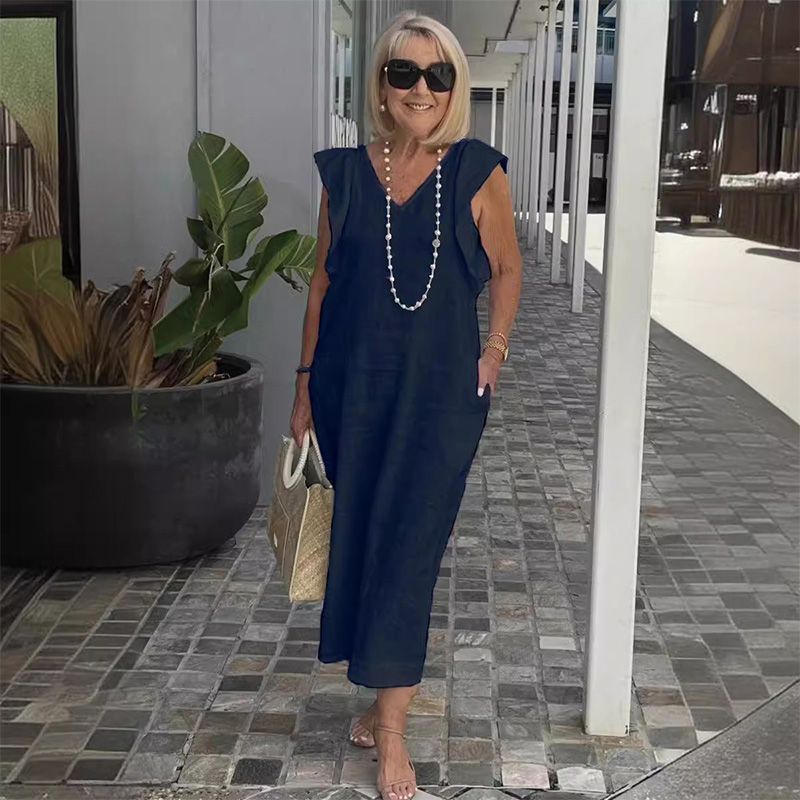 Elegantes Damen Sommerkleid mit V-Ausschnitt und ärmellosem Design. Ideales Strandkleid oder Urlaubskleid.
