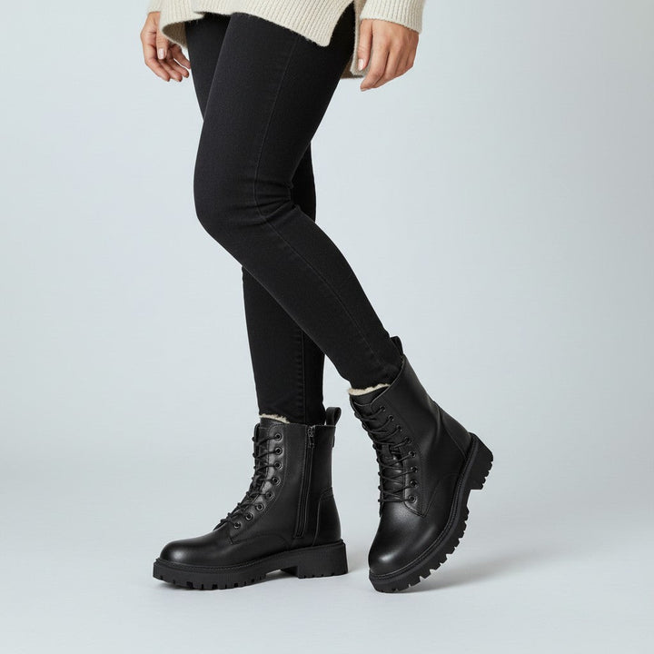 Vielseitige Damen Schnürstiefel: bequeme Winterstiefel, robuste Alltagsschuhe und modische Damenmode.