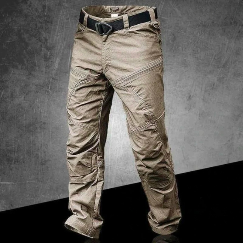 Robuste Herren Taktische Outdoorhose in Khaki, wasserdicht und komfortabel für Wandern und Arbeit.