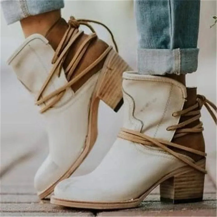 Trendige Damen Westernstiefel, Ankle Boots in Vintage-Optik. Bequeme Schlupfstiefel mit Blockabsatz für den Herbst.