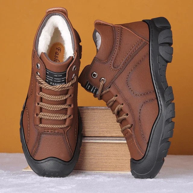 Robuste Unisex Winterschuhe mit warmem Futter und rutschfester Sohle für optimalen Halt bei Kälte und Schnee.
