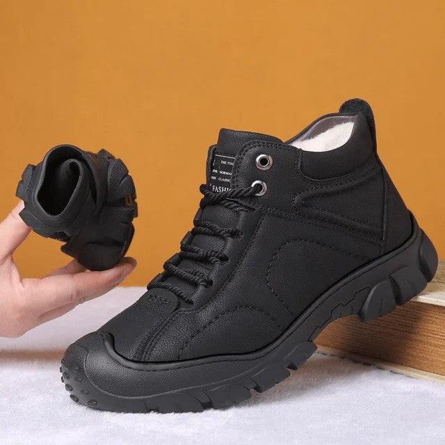 Hochwertige Winterschuhe für Männer & Frauen, wasserabweisend und robust, bieten optimalen Schutz vor Kälte und Nässe.