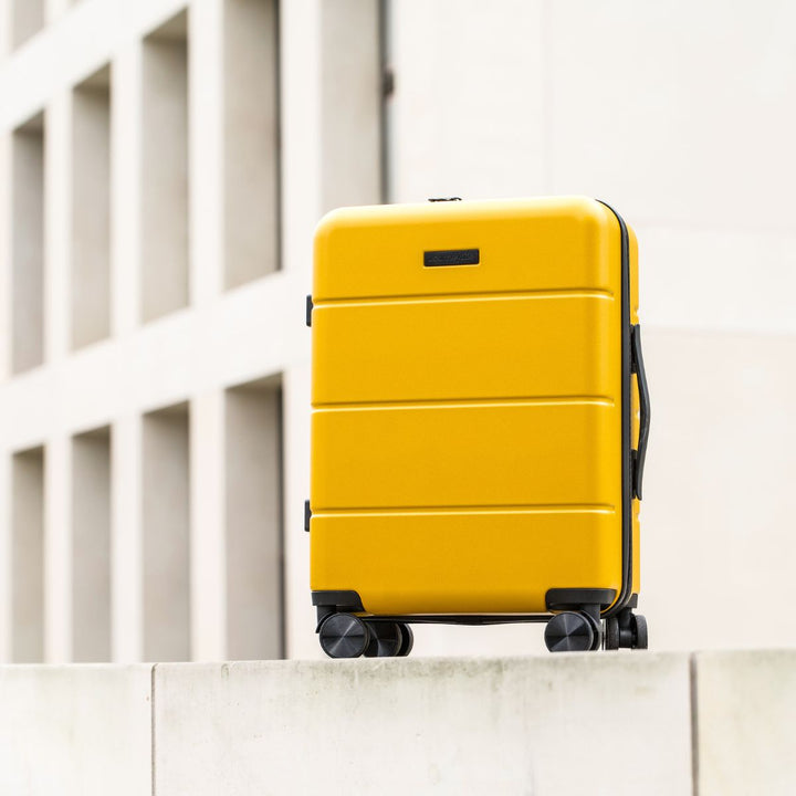 Optimaler Schutz: 3-teiliges mehrfarbiges Reisekoffer-Set mit stabiler Hartschale.