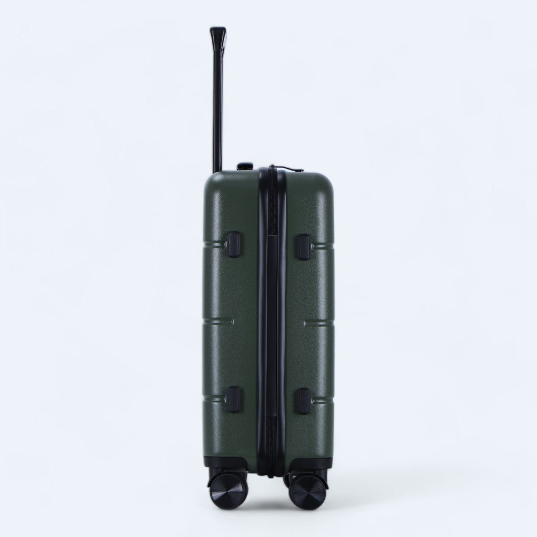 Sicheres mehrfarbiges 3-teiliges Hartschalen-Gepäckset. Robust und ideal für lange Reisen.
