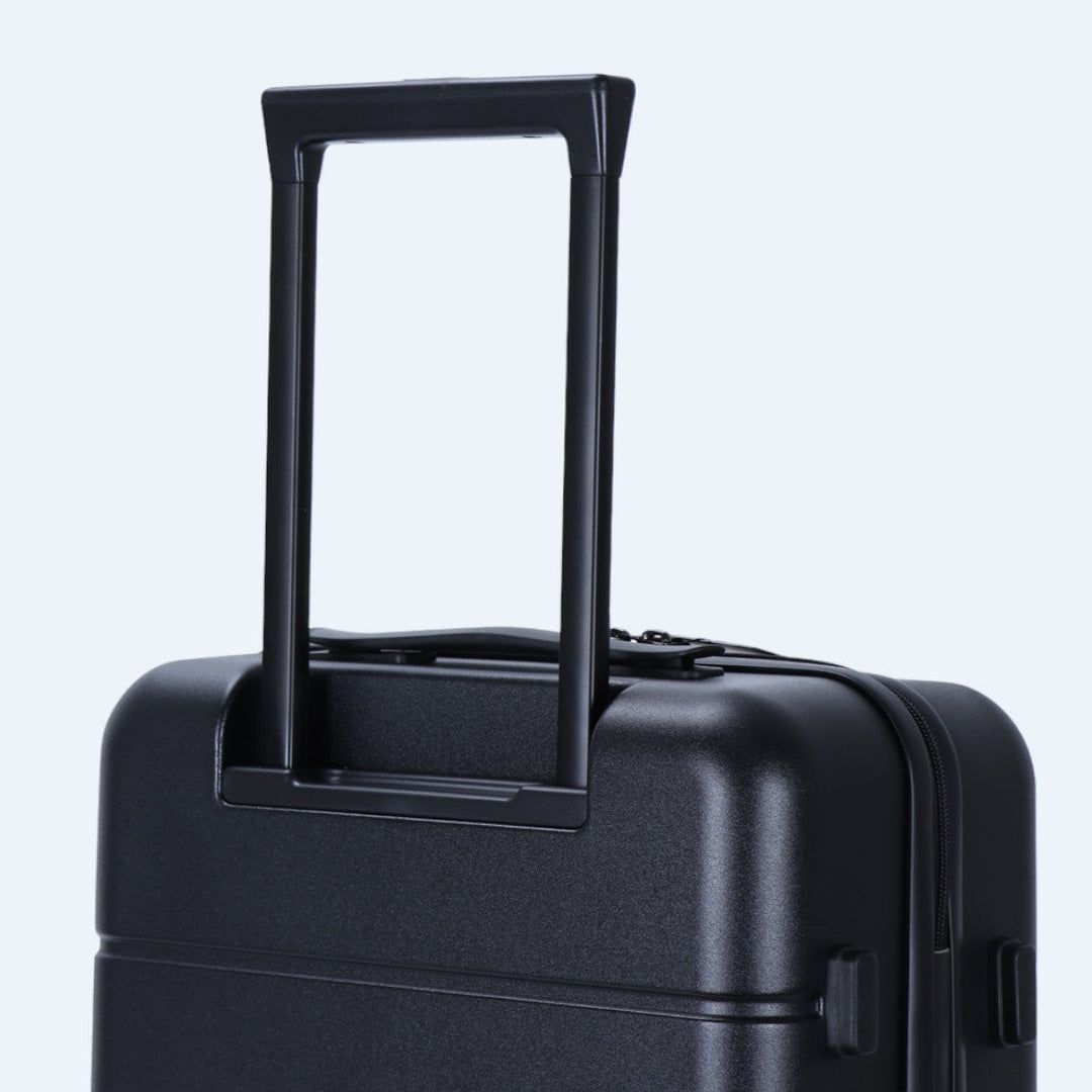 Komplettes robustes Hartschalen-Kofferset, 3-teilig, mehrfarbig. Perfekt für alle Reisebedürfnisse.