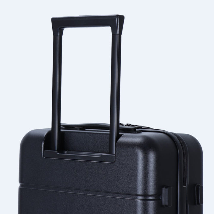 Komplettes robustes Hartschalen-Kofferset, 3-teilig, mehrfarbig. Perfekt für alle Reisebedürfnisse.