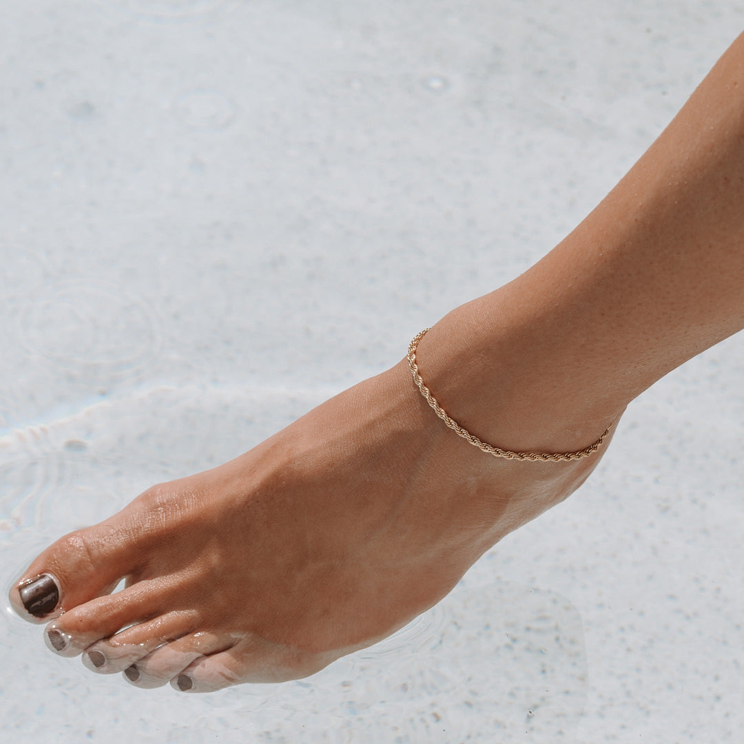 Elegantes Accessoire: Verstellbare Rope Chain Fußkette in Gold und Silber