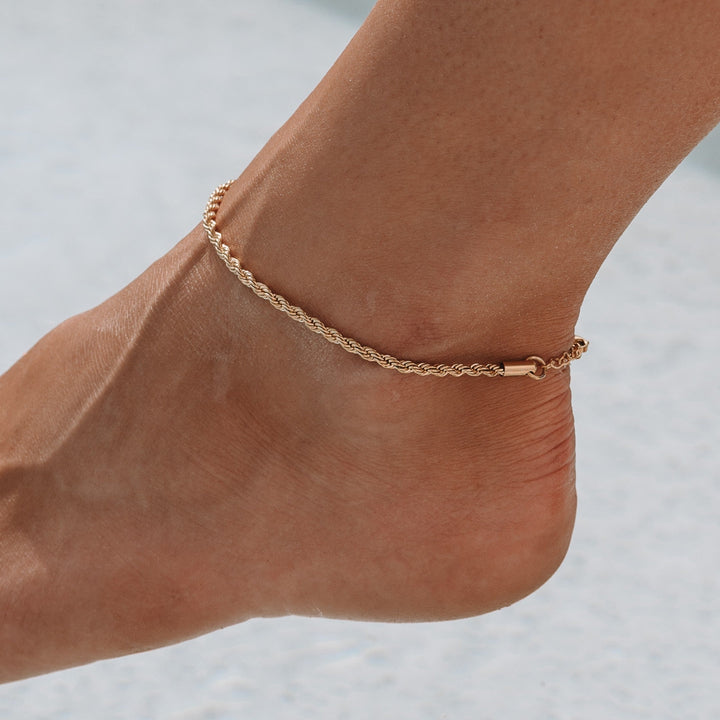 Moderne und hautverträgliche Kordelkette für Ihren Sommer-Look