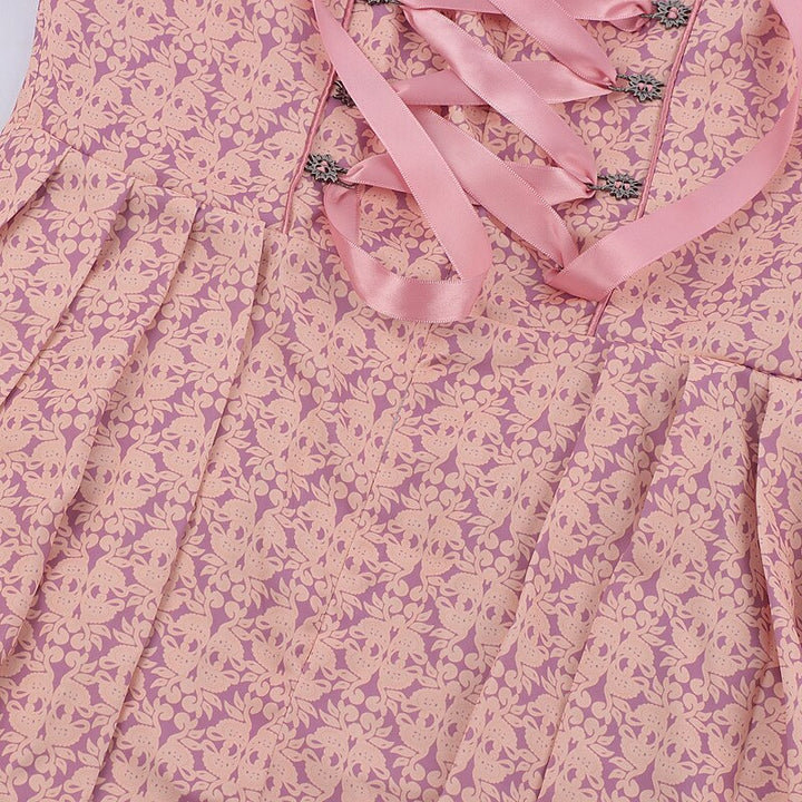 Damen Trachtenkleid: Rosa Midi-Dirndl mit eleganter Satinschleife, ideal für Oktoberfest & festliche Anlässe.