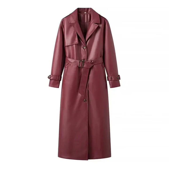 Eleganter roter Trenchcoat für Damen mit stilvollen Schnürungen – ideal für Herbst & Winter.