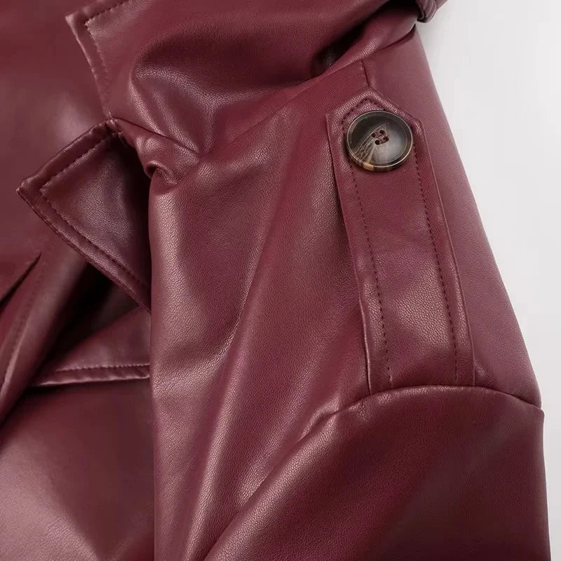Hochwertiger roter Damen-Trenchcoat, knielang, mit verstellbaren Schnürungen für individuellen Stil.