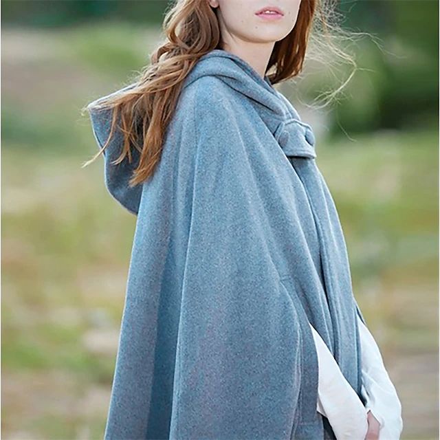 Rosa Vintage Kapuzenmantel, kurz, für Frauen. Perfekt als Event-Outfit und Alltagsjacke.