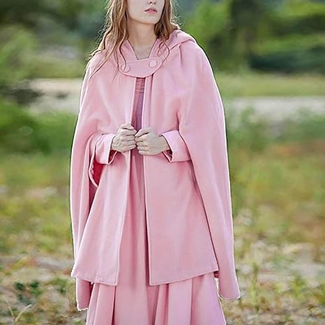 Eleganter rosa Vintage Kurzmantel mit Kapuze für Damen. Perfekt für festliche Anlässe.