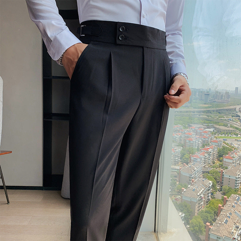 Schicke Herren Slim-Fit Hose mit schmaler Passform, ideal für einen modernen Look im Büro oder in der Freizeit.