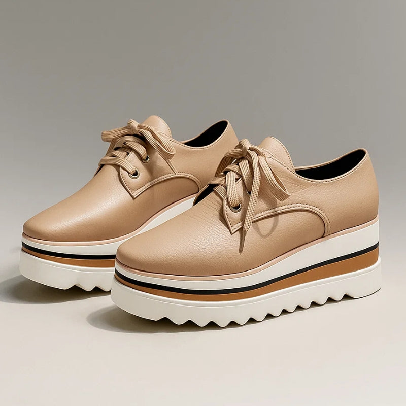 Schwarze Christa Damen Plateau Schnür-Oxford Schuhe. Elegant, bequem & modisch für Business und Freizeit im Frühling.