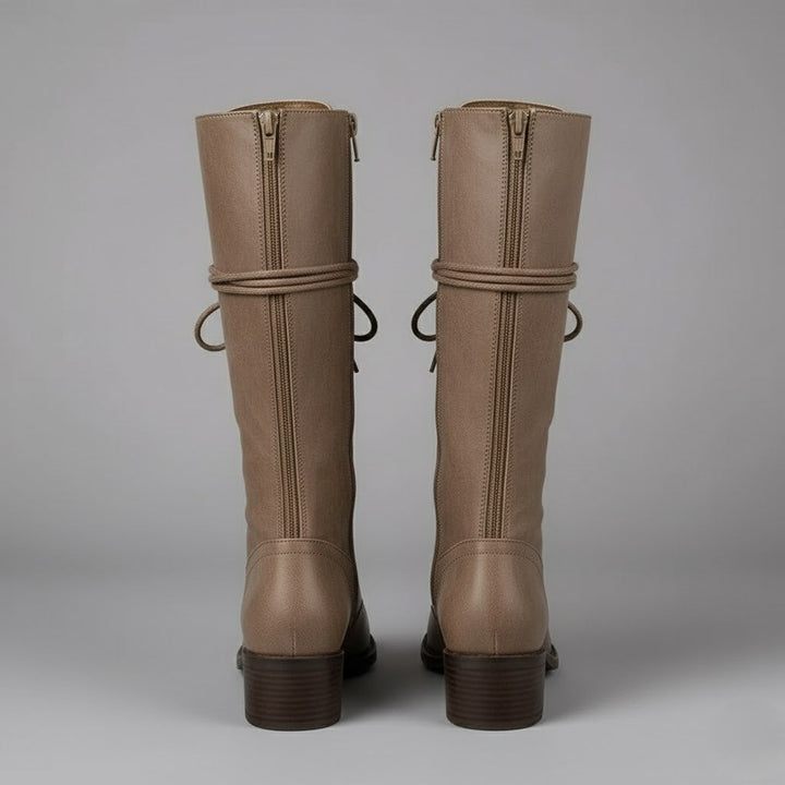 Moderne Herbstmode: Kniehohe Damen Schnürstiefel mit bequemem Blockabsatz. Stilvoll & warm.