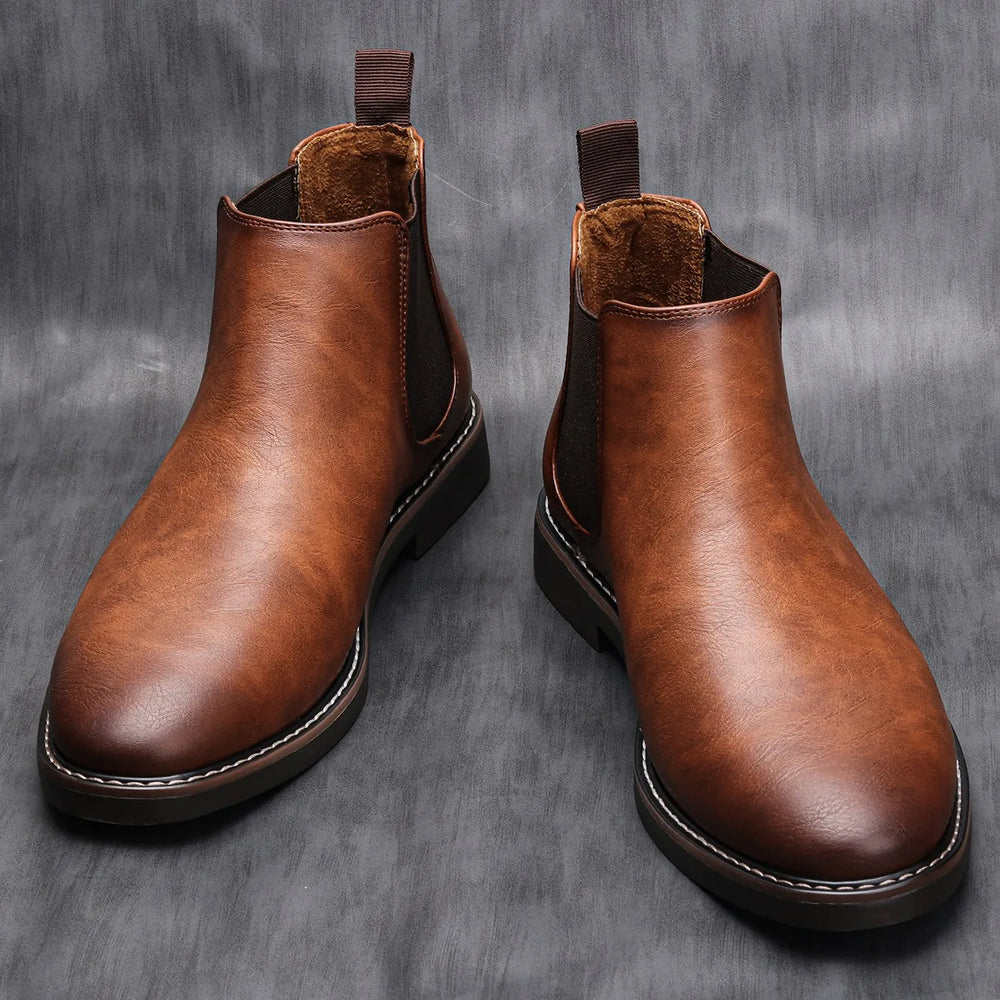 Klassische Herren Chelsea Boots in Braun, ideal für Herbst & Winter, Komfort & Stil.