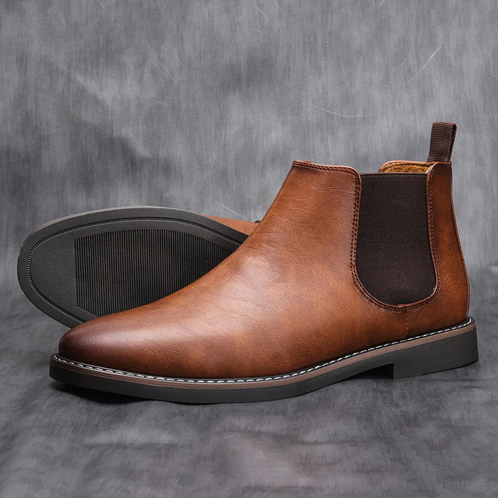 Moderne Chelsea Stiefel für Männer, schwarzes Glattleder, perfekt für Büro & Alltag.