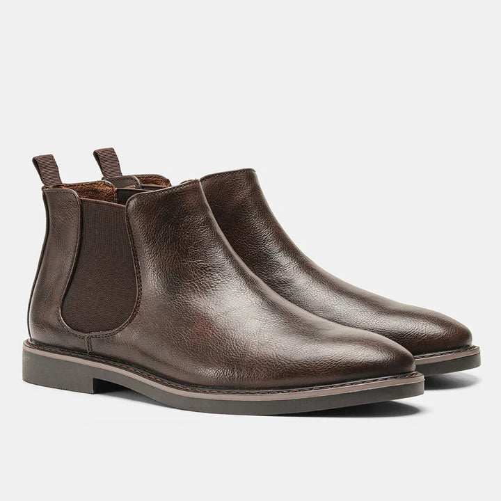 Komfortable Herren Chelsea Boots, braun, mit flexibler Sohle für ganztägigen Tragekomfort.