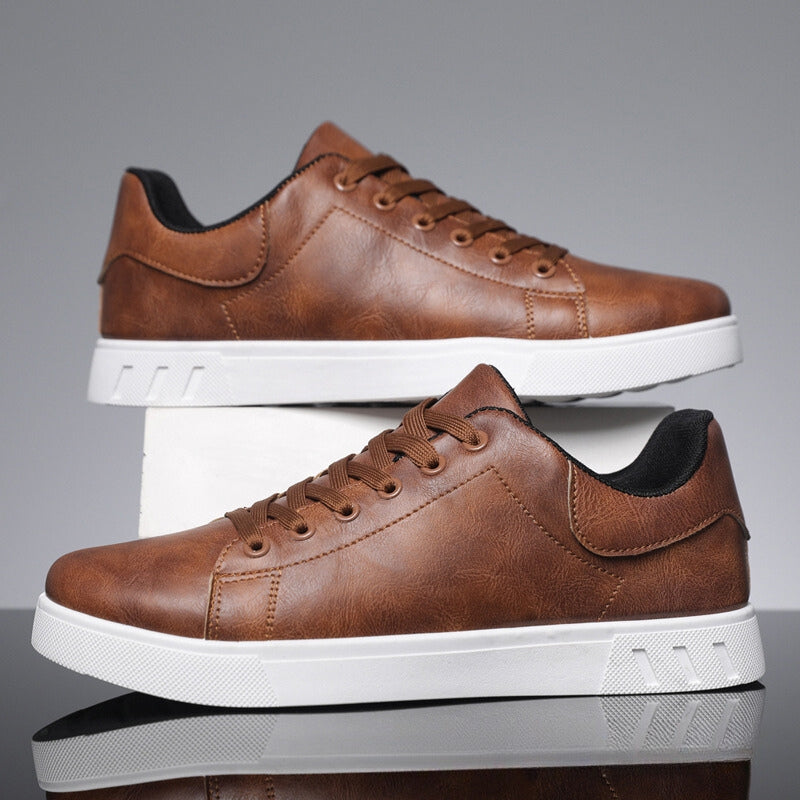 Braune Herren Sneaker: Langlebige Alltagsschuhe mit rutschfester Sohle und lässigem Design für Herren.