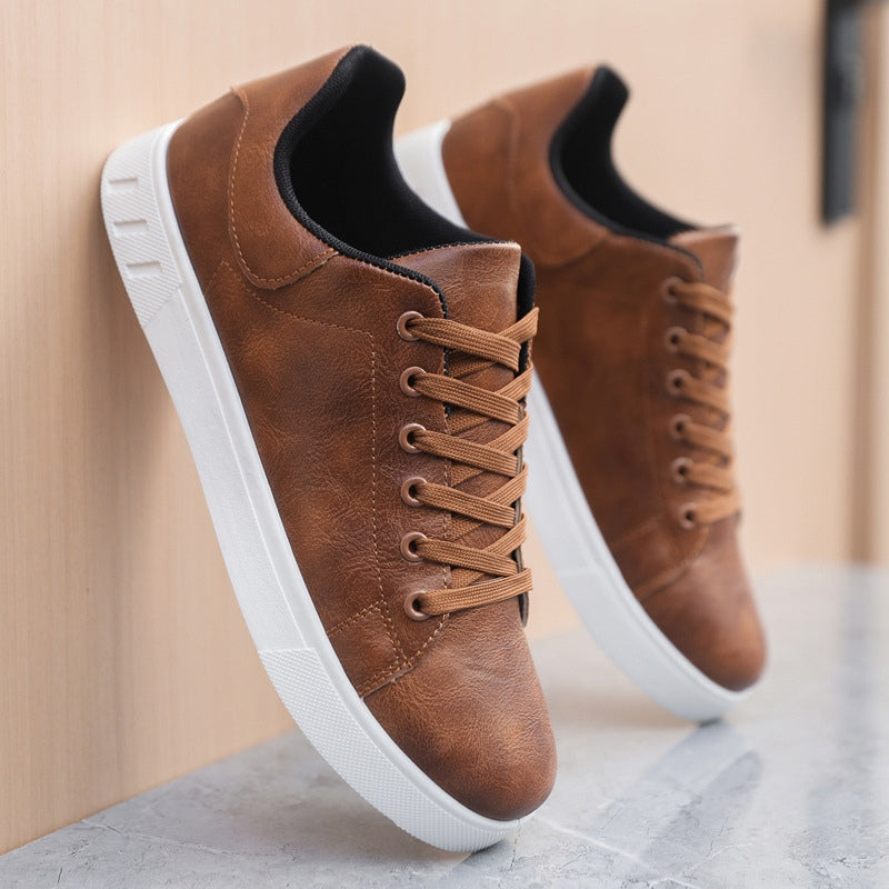 Robuste Herren Sneaker: Bequeme und langlebige Freizeitschuhe für jeden Tag, verfügbar in Schwarz und Braun.