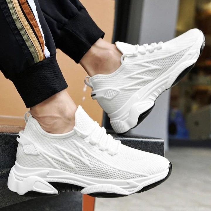 Schwarze Herren Sneakers mit unsichtbarer Höhenerhöhung, sportlich & vielseitig für den Alltag.