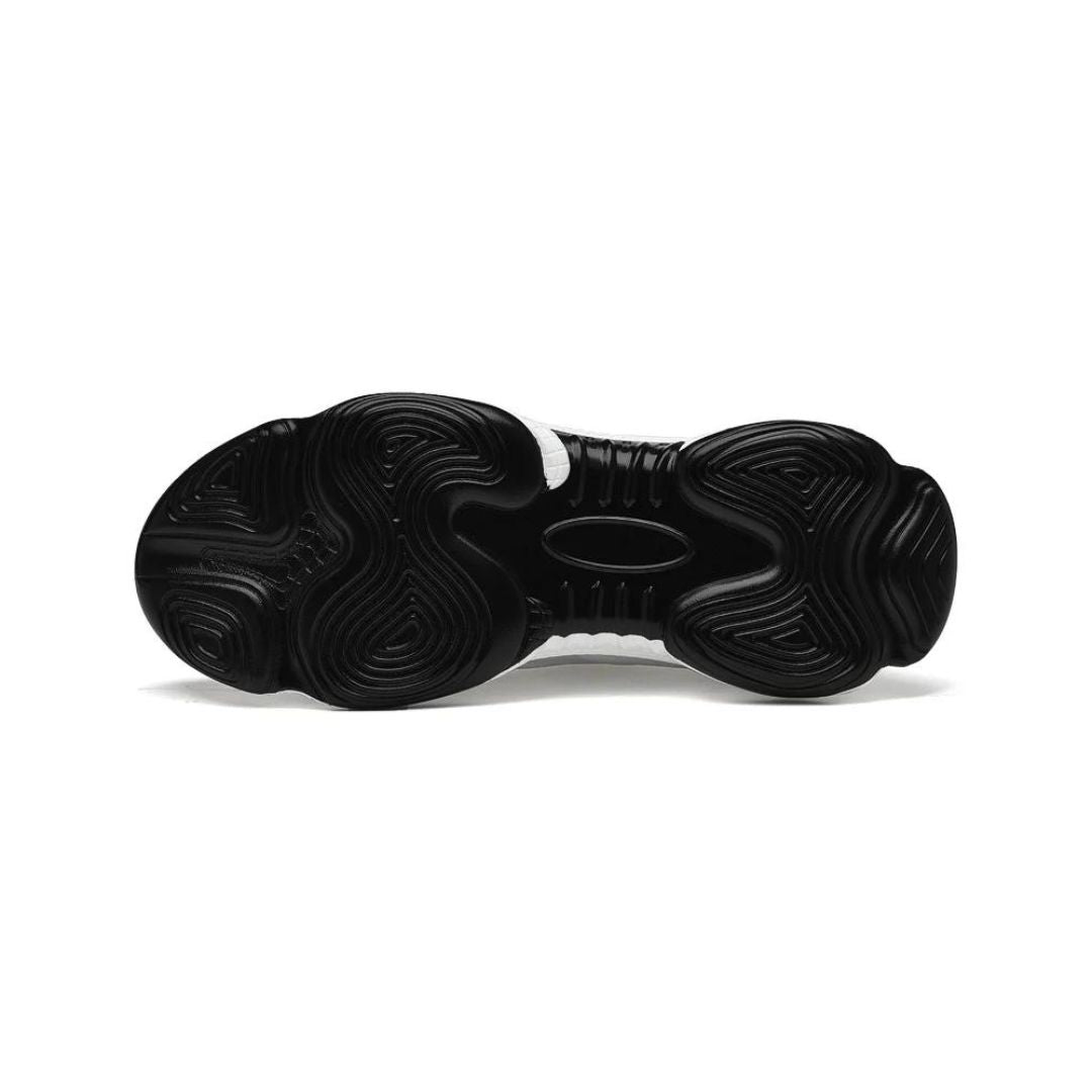 Schwarze Herren Sneakers, vielseitig einsetzbar, mit diskreter, unsichtbarer Höhenwirkung.