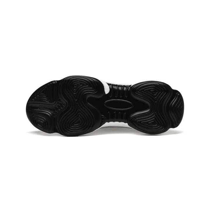 Schwarze Herren Sneakers, vielseitig einsetzbar, mit diskreter, unsichtbarer Höhenwirkung.
