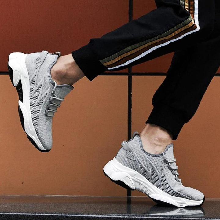 Ganzjährige Herren Komfortschuhe in Grau, mit unsichtbarer Höhenerhöhung, sportlich und bequem.