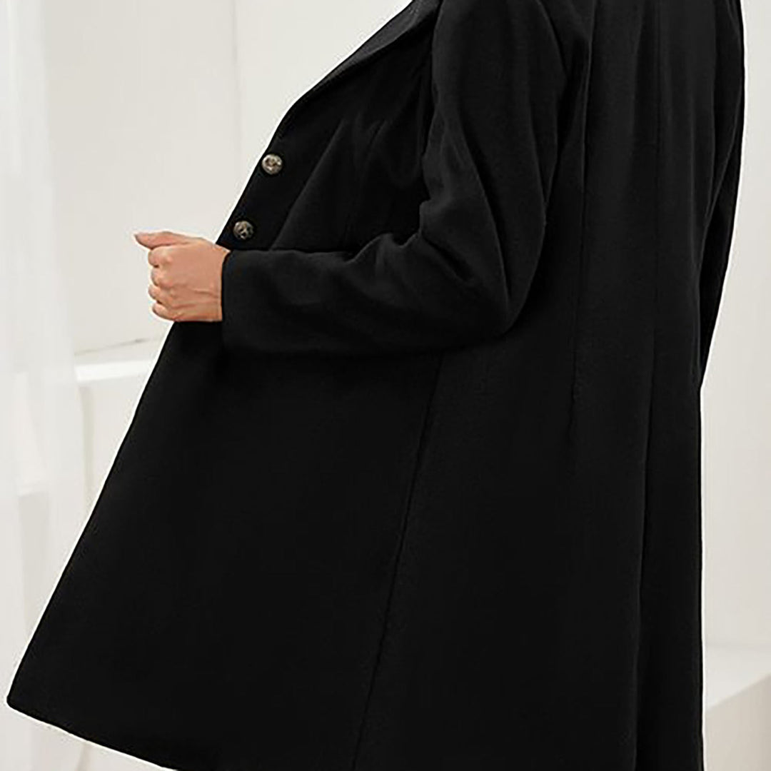 Freizeitmode: Gelbe taillierte Damen-Winterjacke mit Seitentaschen, komfortabel und stilvoll.