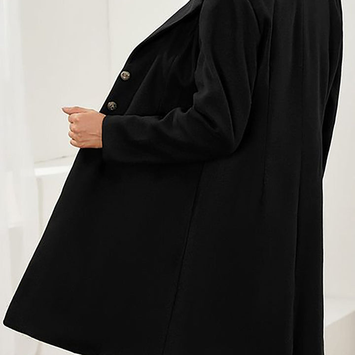 Freizeitmode: Gelbe taillierte Damen-Winterjacke mit Seitentaschen, komfortabel und stilvoll.