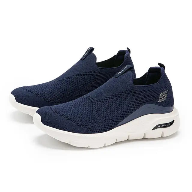 Dunkelblaue Unisex Slip-On Sneaker für Alltag & Freizeit. Rutschfeste Sohle, bequem für Damen & Herren.
