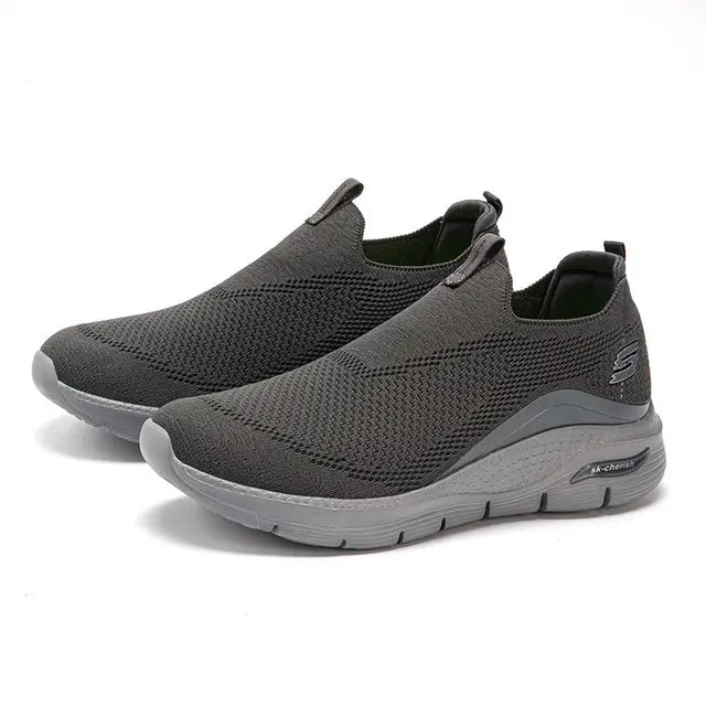 Rosa Slip-On Sneaker für Damen & Herren. Komfortabler Alltagsschuh, leicht anzuziehen und rutschfest.