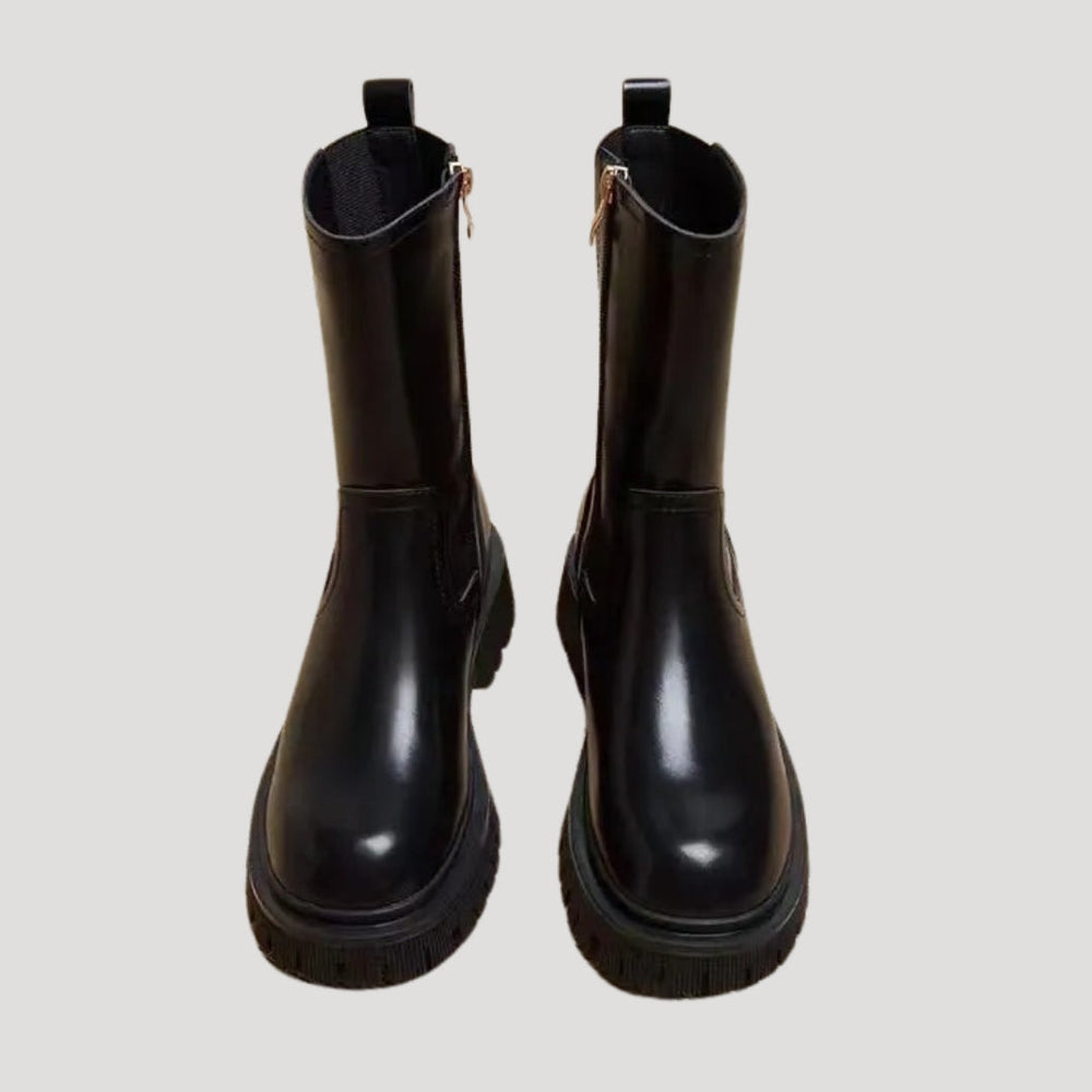 Stilvolle schwarze Damen Chunky Boots, wadenhoch, perfekt für trendige Frühlingsoutfits und den Alltag.
