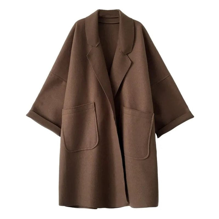 Styling-Idee: Damen Oversize Trenchcoat in Kaffee, perfekt für einen eleganten Outdoor-Look und Damenmode.