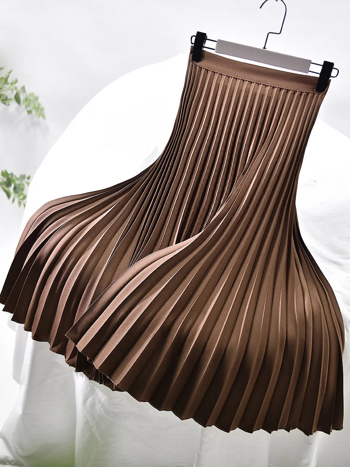 Eleganter A-Linien Maxirock für Damen, plissiert & vielseitig. Für Casual-Outfits oder festliche Anlässe.