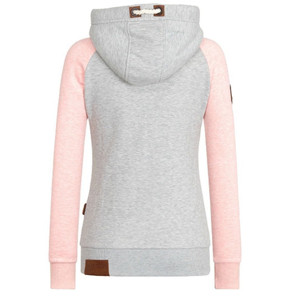 Hellblauer Slim Fit Kapuzenpullover für Damen, bequemer und eleganter Hoodie für jede Jahreszeit.