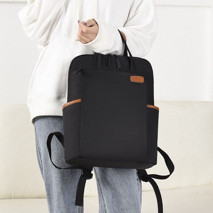 Cremefarbener Anti-Diebstahl Reiserucksack. Geräumiges, leichtes Unisex Reisegepäck, sicher für alle Abenteuer.