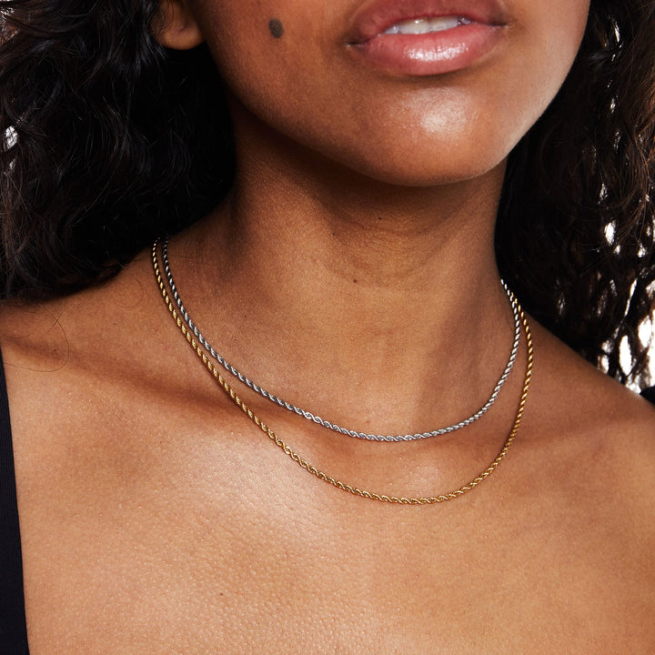 Langlebige Halskette in Gold, wasserfester Schmuck für Frauen
