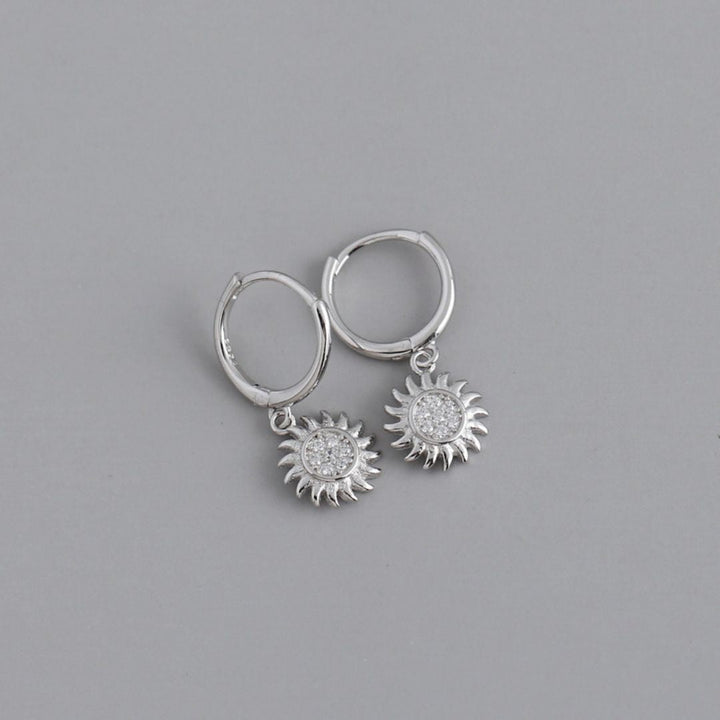 Hängende Zirkonia Ohrringe im Sonnendesign aus Silber