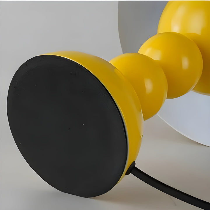 "Skandinavische Tischlampe mit dimmbarer LED, weiß, klarer Stil, ideal für Schlafzimmer oder Wohnzimmer, energieeffizient."