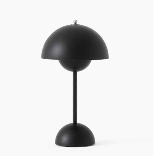 "Skandinavische Touch-Tischleuchte, minimalistisches Design, warmweißes Licht, intuitive Touch-Bedienung, energiesparend."