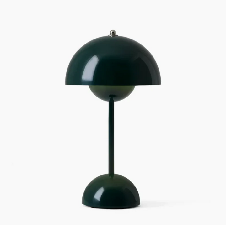 "Skandinavische Touch-Tischleuchte, minimalistisches Design, warmweißes Licht, intuitive Touch-Bedienung, energiesparend."