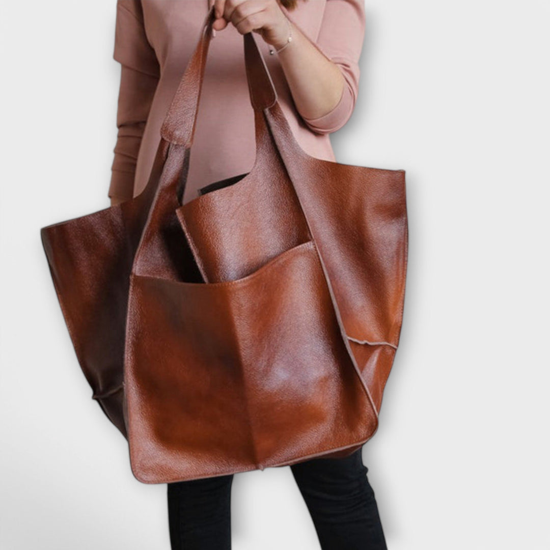 Oversize Wochenendtasche Arwen gefüllt und bereit für den Kurztrip