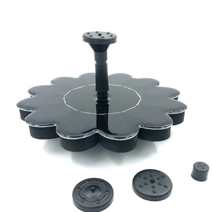 "Solarbetriebene Wasserfontäne im Blumen-Design, elegant im Garten oder Teich eingebettet, sprudelnder Wassereffekt"