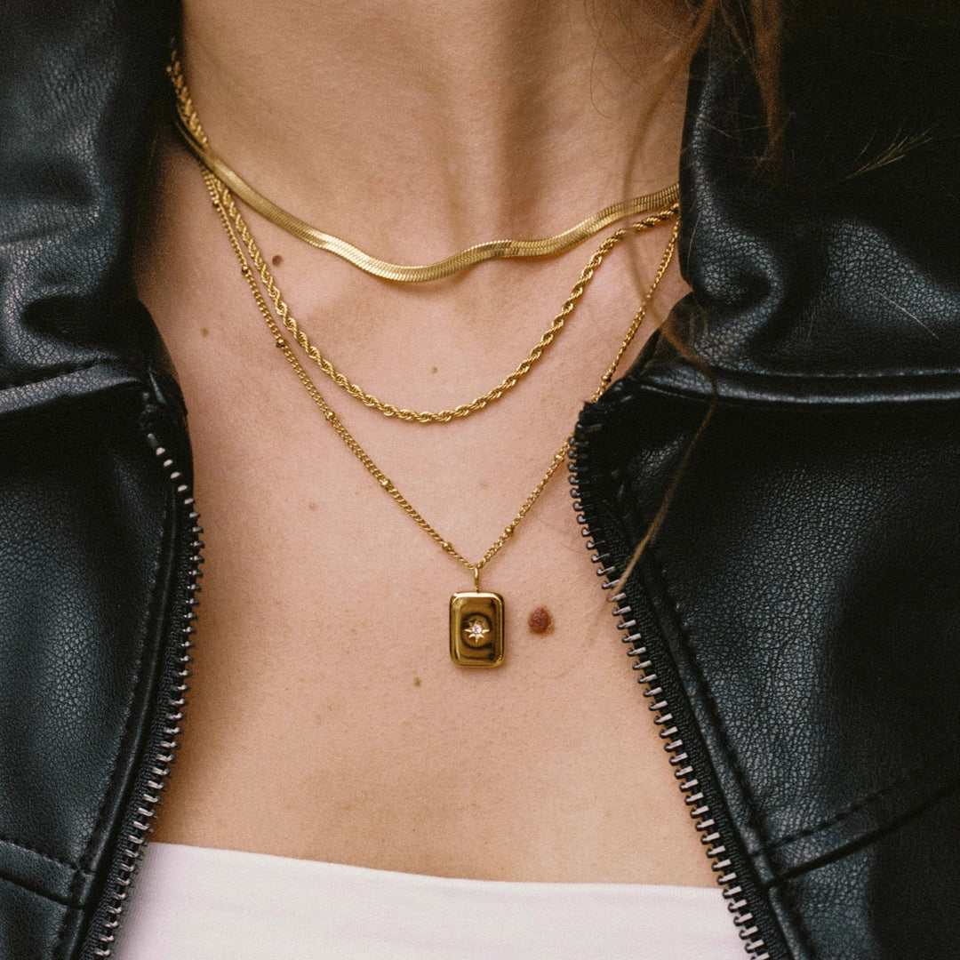 Damen Halskette mit funkelndem Zirkonia Anhänger in zweifarbigem Gold und Silber