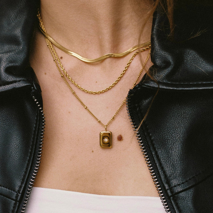 Damen Halskette mit funkelndem Zirkonia Anhänger in zweifarbigem Gold und Silber