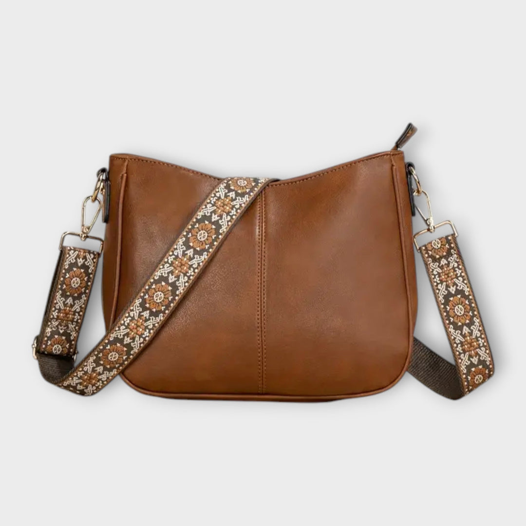 Stilvolle Damen Boho Schultertasche in Naturfarben, ideal für Sommeroutfits. Praktisches & modisches Accessoire.