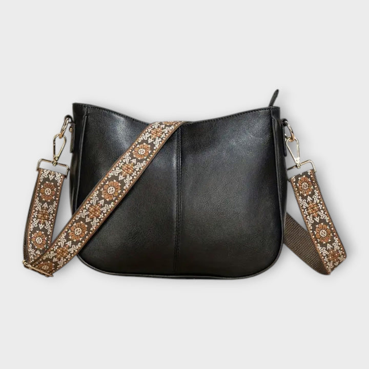 Vielseitige Damen Boho Schultertasche in Schwarz, ideal für Casual Sommerlooks. Stilvoll & geräumig.